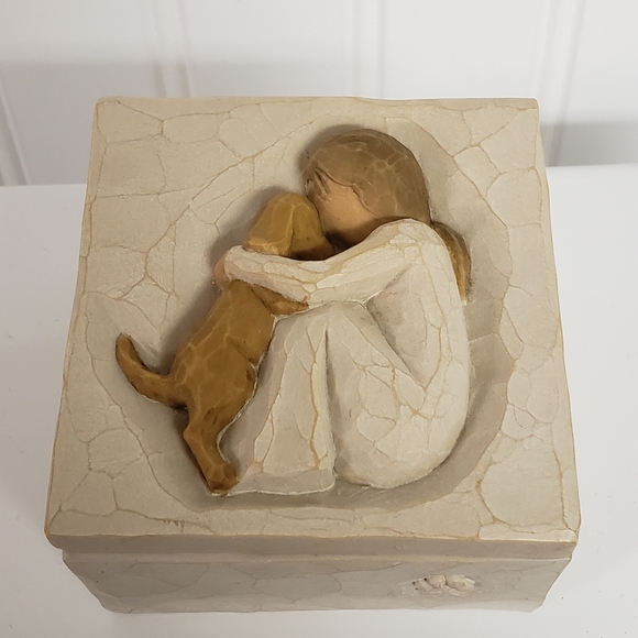 Willow Tree ‘Truly a Friend’ Keepsake Box - Picture 2 of 5